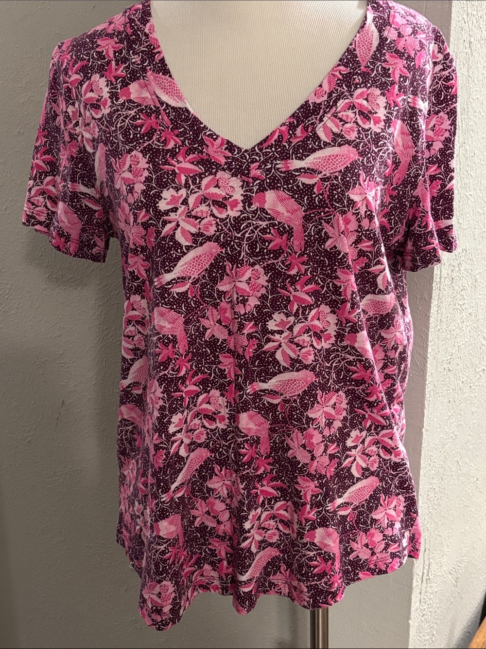 Women’s Pink Floral V-Neck Short Sleeve Top